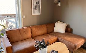 Solsiden, 2 Soverom Med Dobbeltsenger Og Parkering